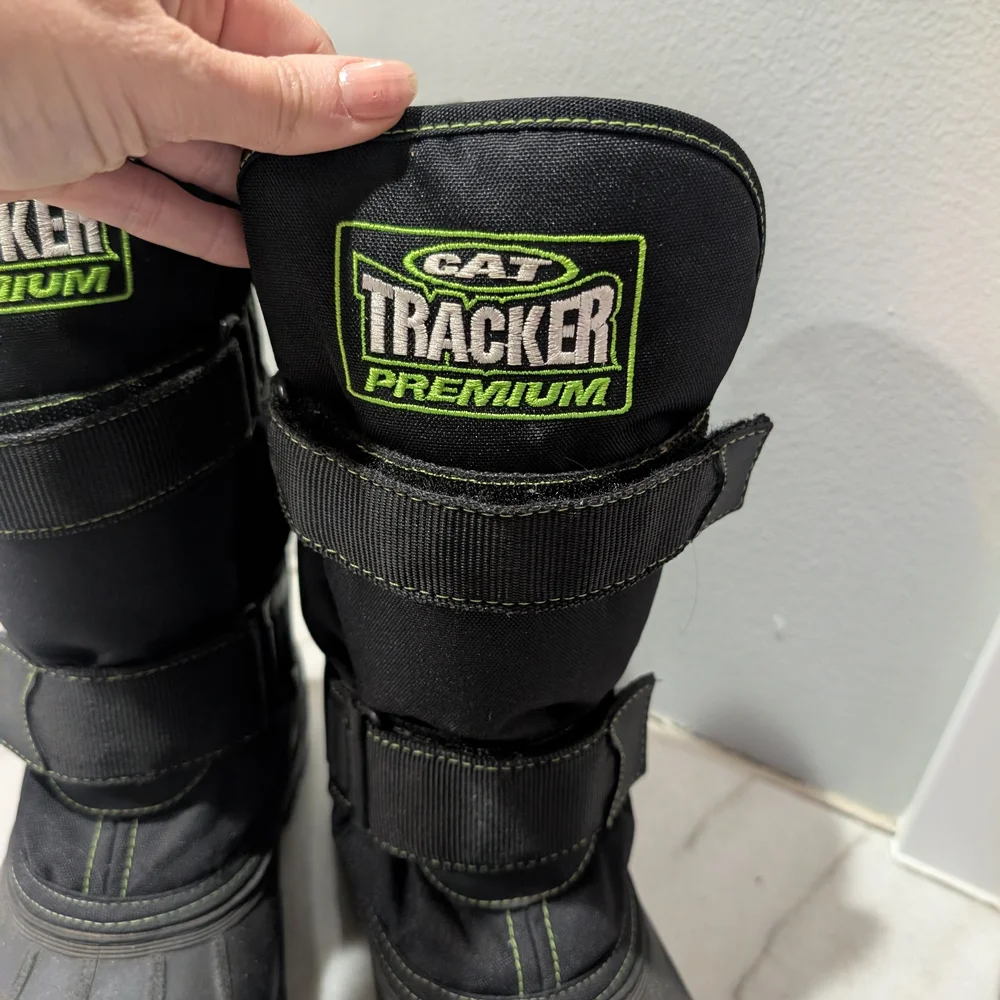 CAT Tracker Weatherproof Black Snow Boots Men's Size 7